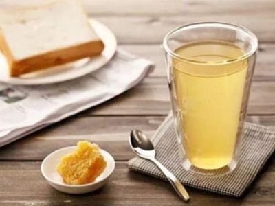 蜂蜜水的作用与功效 蜂蜜水在什么时间喝最好